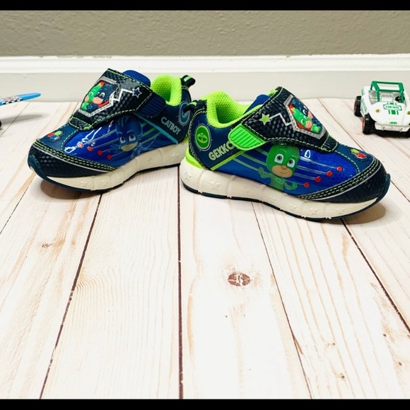 PJ Mask Light Up Sneakers 👟 and Slipper Bundle - Picture 5 of 9